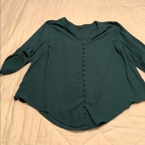 💚 Torrid size 2 button-down chiffon blouse